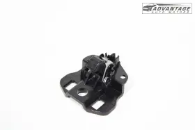 156121185 Alfa Romeo 2017-2021 Giulia Center Console Armrest Lid Cover Latch Lock Oem