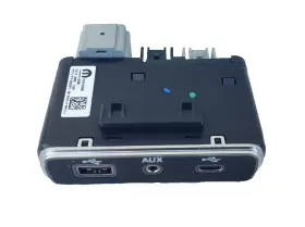 35237330 Alfa Romeo 2020-2023 Giulia Dual Usb Usb-c Aux Adapter Auxiliary Jack Port Oem