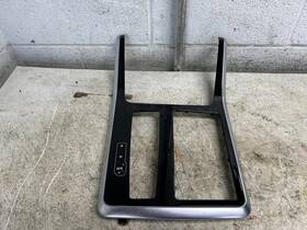 Audi 241.au1725 2025 Q7 Center Console Cover Black And Silver Oem