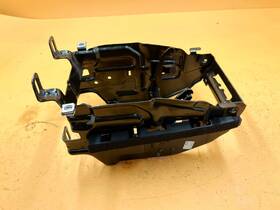 Audi 8r0864283a 09-17 Q5 8r Front Center Console Armrest Mount Bracket Unit Oem