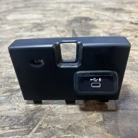 127-7843-13 Bmw 106038803c 21-23 M3 M4 Competition Oem Center Console Usb C Plug W Light