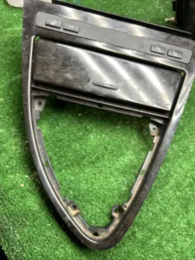 241.bm1g06 Bmw Upper Console Trim 2004 05 06 07 645