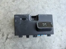 51167943067 Bmw Oem G20 G22 330i 340i M440 M3 2019-24 Front Center Console Usb Charger Port