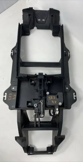51467016673 Bmw E85 Z4 Rear Center Console Upper Storage Compartment