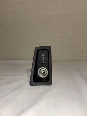 Bmw 91104010 Oem E82 12v Usb Aux Center Console