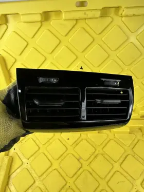 9320687 Bmw Oem 2018-2022 540 Rear Center Console Heat A/c Air Vents Grille