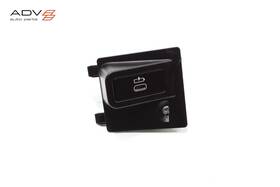 Bmw 9458489 X3 G01 Center Console Usb Port With Bezel Trim Cover Panel Oem 2020 - 2024