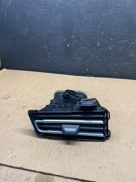 F5939947012 Bmw 2019-2022 X5 G05 Front Right Passenger Side Outer Ac Vent Panel Oem M4360 Dg