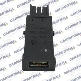 13348688 Buick 2011 Regal Center Console Aux Usb Port Socket Oem