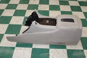 Cadillac 23268301 17-20 Escalade Esv Worn Cocoa Shale Floor Center Console Armrest Charger Wty