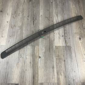 Cadillac 25669298 92-02 Deville Dash Defrost Defroster Grille Grill Cover Vent