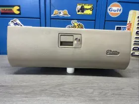 3528248 Cadillac 1992-2002 Deville Seville Eldorado Oem Glove Box Compartment Assembly