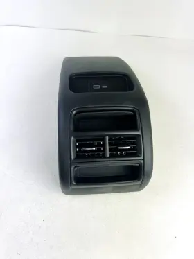 84258307 Cadillac 17-19 Xt5 Center Console Rear Back Panel And Ac Air Vent Grille Oem