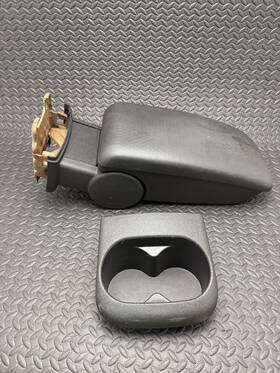 Chevrolet 15283915 2005-2010 Chevy Cobalt Center Console Arm Rest Lid Storage Black - No Cracks