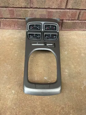 20963974 Chevrolet 2010-2015 Camaro Ss 6-speed Center Console Gauges Oem 2056 1ad