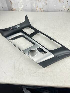 Chevrolet 22940550 14-19 Corvette C7 Center Console Shifter Surround Bezel Trim Panel Oem