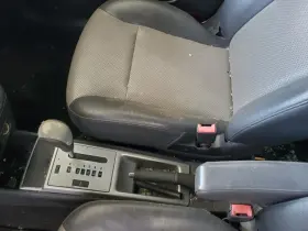 241.gf1a11 Chevrolet Aveo 2011 Console Front 1009250