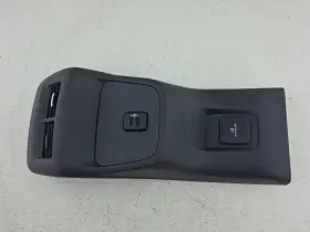 84129084 Chevrolet 18 - 21 Gmc Terrain Rear Center Console Trim Cover Air Vent Grille Oem