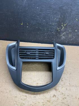 Chevrolet 95381466 2015 - 2016 Trax Center Console Radio Bezel With Air Vents W3149 Dg