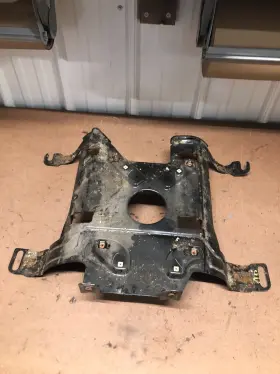 Kf1526f302 Chevrolet 03-06 Suburban Silverado Center Console Spider Mounting Bracket