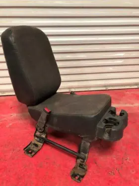 241-02208 Chevrolet Truck 03-07 Sierra Silverado Used Front Single Cab Center Console Jump Seat Non Fold