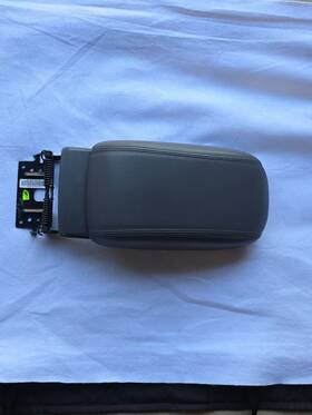 Dart 1tv421abab 2013-2016 Dodge Oem Center Console Gray Leather Sliding Armrest Assembly