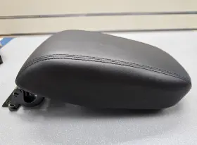 1200561r5af Dodge 13-16 Dart Center Console Arm Rest Lid Leather Black Top Pad Cover