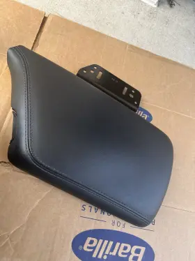 5le49la8af Dodge 15-22 Challenger Leather Black Center Console Arm Rest Armrest Lid Cover Oem