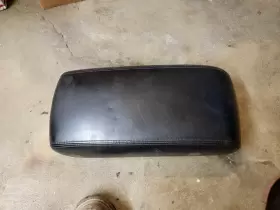 X85003202gh Dodge 11 - 17 Durango Jeep Grand Cherokee Center Console Armrest Black Oem