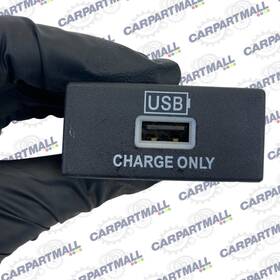 Fiat 68144781aa 2015-2019 500 Rear Console Usb Charge Charging Port Jack Socket