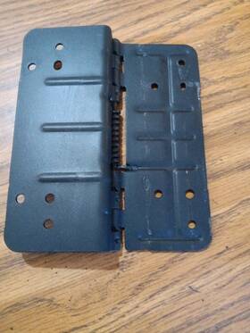 Ford 8l1z7806050aa 2007-2017 Expedition Center Console Black Armrest Lid Hinge
