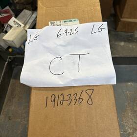 General Motors 12493585 Gm 19123368 Armrest Asm Front Seat Light. Neutral Oem Nos