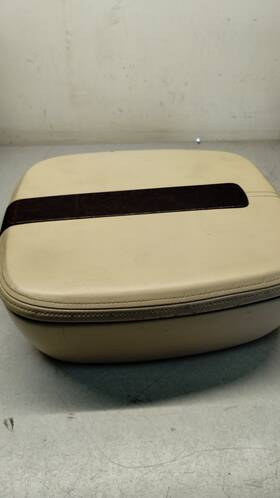General Motors 207.gm6b13 2007-2014 Cadillac Escalade Center Console Lid Storage Armrest Cashmere Oem