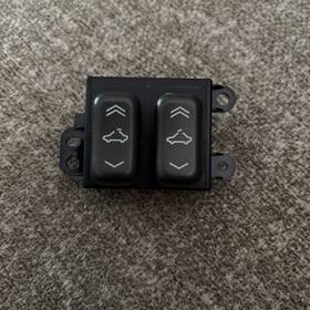 General Motors 25824052 2006-2011 Cadillac Dts Overhead Console Sunroof Switch Brown