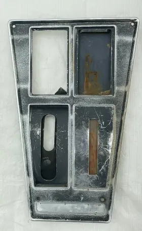 3996820 General Motors Chevrolet Corvette Shift Plate C3 Console Trim Shifter Cover No Air Condition
