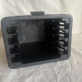 Tl7270 General Motors Ps/v73205/tl7270 95-98 Chevy Silverado Center Console C.d. Holder
