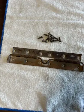 14028601 Gm 81-91 Chevy Truck Gmc Silverado Suburban K5 Blazer Sierra Center Console Hinge