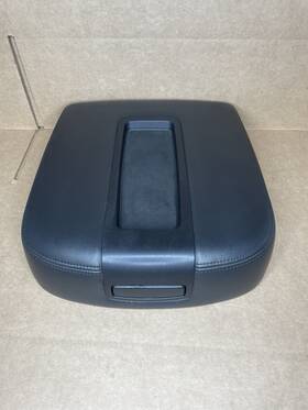 Gm 15295570 2007 - 2013 Tahoe Suburban Silverado Sierra Center Console Armrest Lid Black Oem