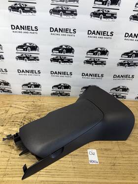 Gm 15926445 05-10 Chevy Corvette C6 Center Console Armrest With Boot Cover Oem Bad Latch 90k