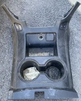 16932572 Gm 2015-2020 Chevy Tahoe Suburban Yukon Center Console Cup Holder Storage