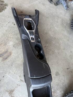 Gm 23216622 2022 Chevrolet Camaro Ss A/t Center Console Assembly With Wireless Charger Oem