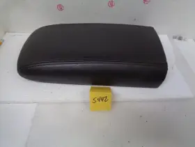 25998835 Gm 2002-2009 Chevrolet Trailblazer And Gmc Envoy Leather Center Console Lid Pad 02-09