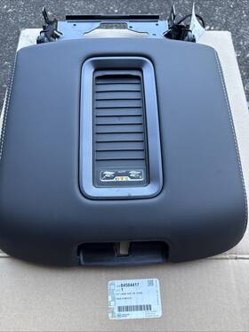 Gm 84584417 Oem New Genuine 2018-2020 Tahoe Yukon Center Console Armrest Read