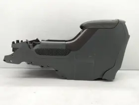 83401-s9v-a010-m1 Honda 2005-2005 Pilot Center Floor Console Wcf9e
