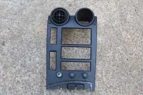 10357186 Hummer 2003-2007 H2 Center Front Dash Radio Air Vent Panel Trim Bezel
