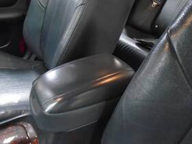 Hyundai 241-11422d Console Front Floor Leather Armrest Fits 02-05 Sonata 1548290