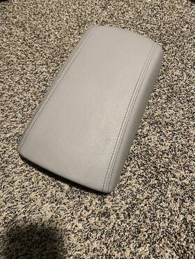 Hyundai 267-10145 2016-2021 Tucson Center Console Lid Armrest Leather Oem