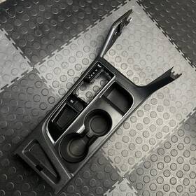 Hyundai 84605c24001 2015-2017 Sonata Center Console Gear Shifter Bezel Trim Assy Oem