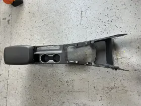 84611-a5100 Hyundai 16-17 Elantra Gt Center Console Black Automatic Hatchback