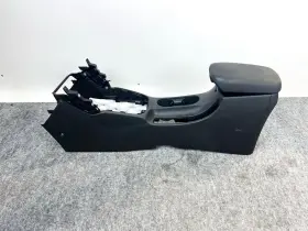 84611-j9000 Hyundai 18-21 Kona Front Center Constole Base Storage Armrest Trim Cover Oem